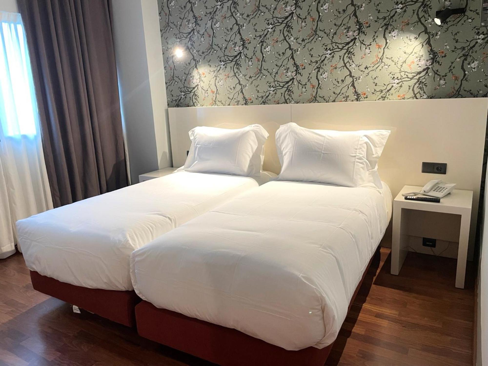 Hotel Apartamentos San Fermin Pampelune Extérieur photo