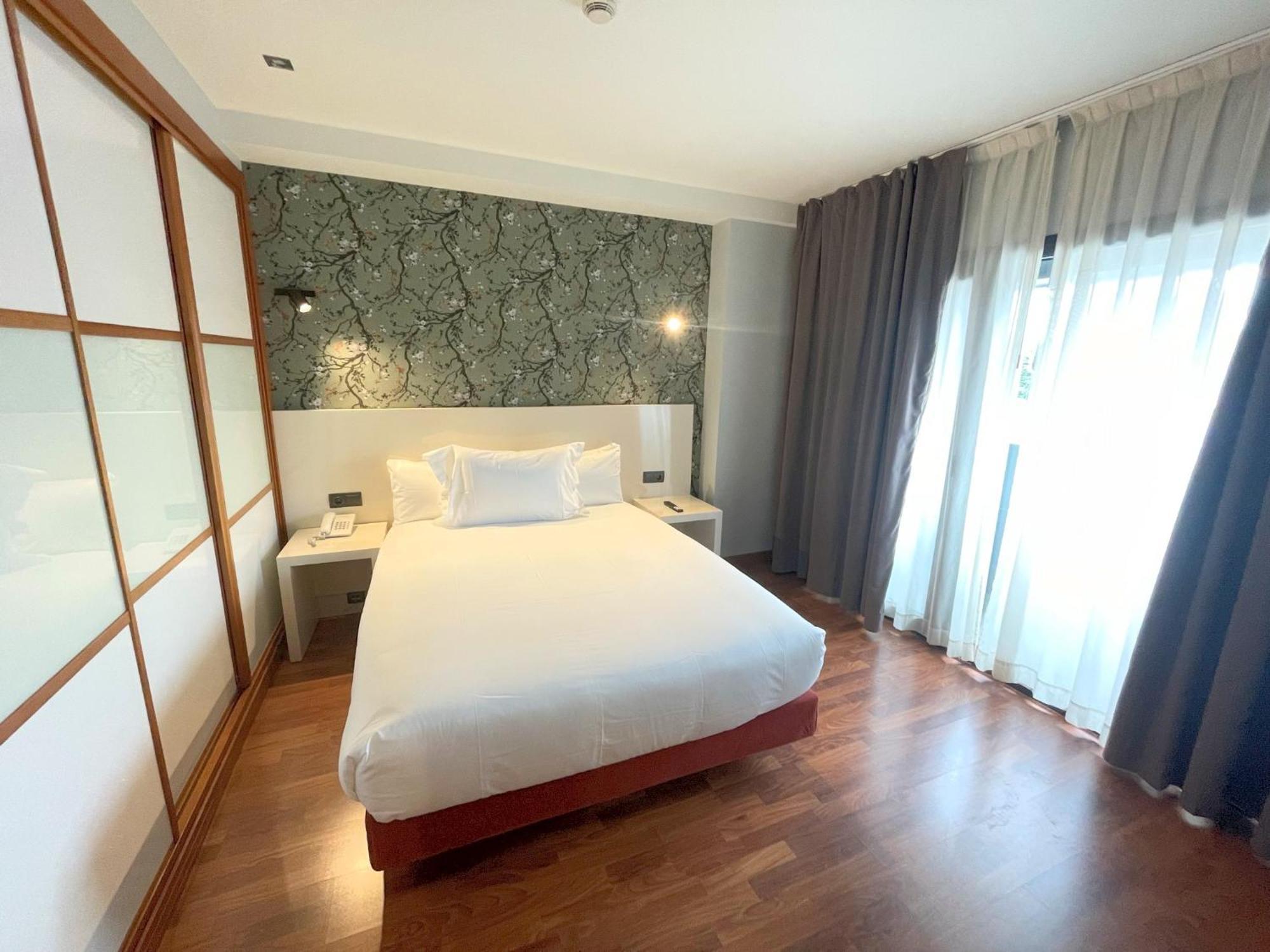 Hotel Apartamentos San Fermin Pampelune Extérieur photo