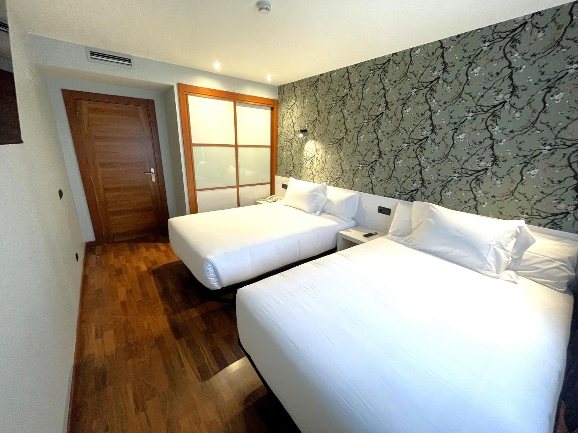 Hotel Apartamentos San Fermin Pampelune Extérieur photo