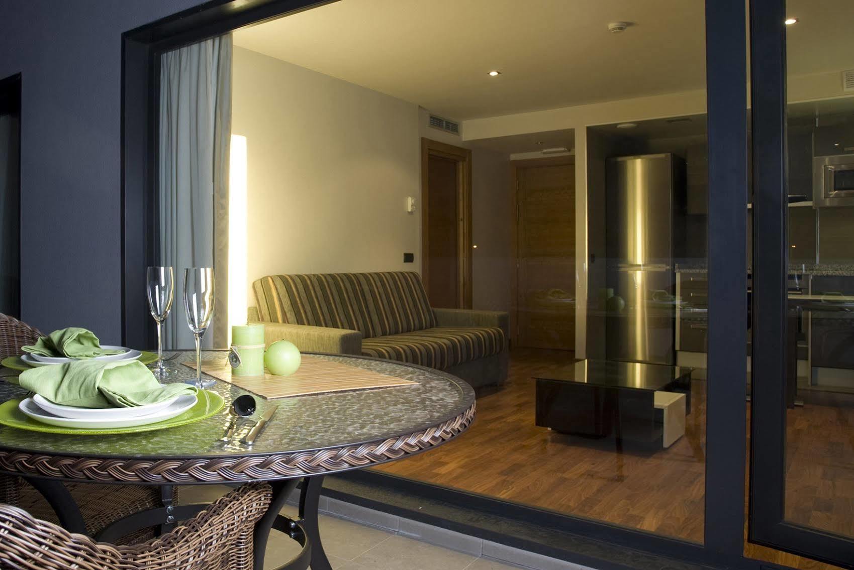 Hotel Apartamentos San Fermin Pampelune Extérieur photo